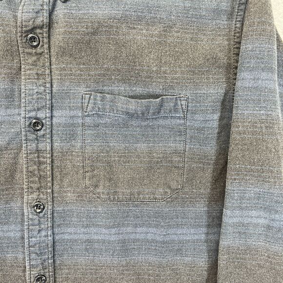 Eddie Bauer Flannel Shirt Men’s Large Blue Gray Plaid Relaxed Fit Button Down - Picture 2 of 11